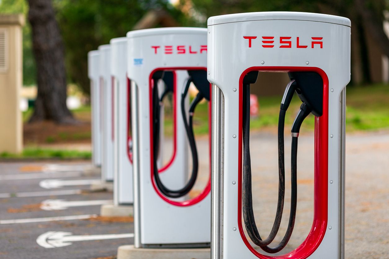 Superchargeurs Tesla ouverts à toutes les marques : on en est où