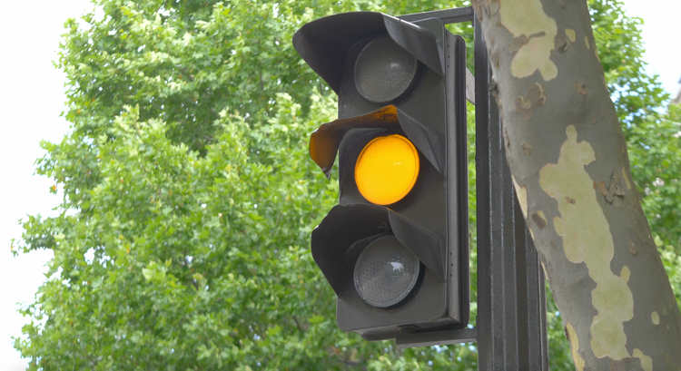 Brûler un feu rouge ou orange : conséquences