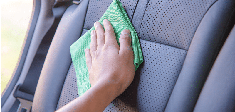 Nettoyage siège de la voiture : toutes les astuces à connaître